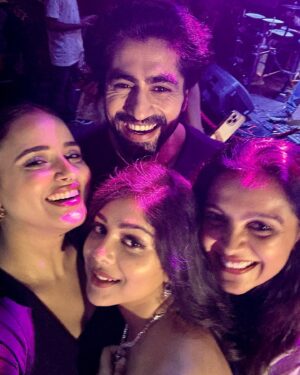 Nisha Nagpal Instagram - #aboutlastnight 🎊

#instagood #vibes #slay #mypeople

@ami_trivedi_official @basantikibeti @harshad_chopda @niharikachoukseyofficial @pranalirathodofficial @karishmasawant @sainideepali17 @neetikajaiswal_official