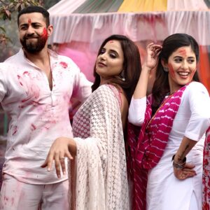 Nisha Nagpal Instagram - Smiling through the candid chaos 🤍

Thanks @_irfan_beg_photographer for amazing clicks

 

#bts #candid #holi #vanshaj #fyp #picoftheday #instadaily #instalike #mood #saree #ethnic #indianwear #pink #white