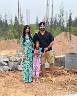 Nitya saxena Instagram - Dreams turning into Reality ❤️❤️

🏠 Coming Sooooon 😇😎

Happy Bhogi friends ❤️

@nitya.saxena1186 @viyaofficial #ourhouse #dreamhome #anchorravi #princessviya
