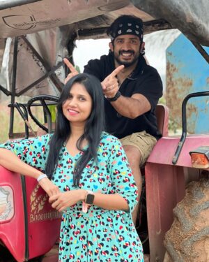 Nitya saxena Instagram - Dreams turning into Reality ❤️❤️

🏠 Coming Sooooon 😇😎

Happy Bhogi friends ❤️

@nitya.saxena1186 @viyaofficial #ourhouse #dreamhome #anchorravi #princessviya
