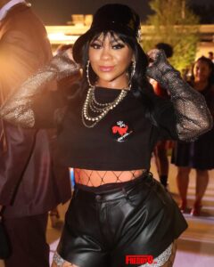 Nivea Instagram - She’s back at it! It feels soooo good to be back on stage again!! Special thanks to @nouveaubaratl for having me! 💖 📸: @gettyimages | @freddyoart #ThisIsNivea #OhMyLamb
