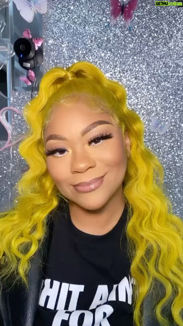 Nivea - 28K Likes - In living color…yeah that’s me in every way 💛
Hair: @rebelstyless
Make-up: @mualenglin
#ThisIsNivea