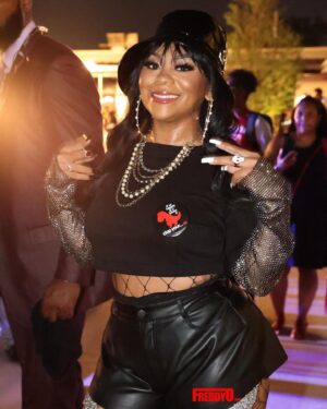 Nivea Instagram - She’s back at it! It feels soooo good to be back on stage again!! Special thanks to @nouveaubaratl for having me! 💖

📸: @gettyimages | @freddyoart

#ThisIsNivea #OhMyLamb