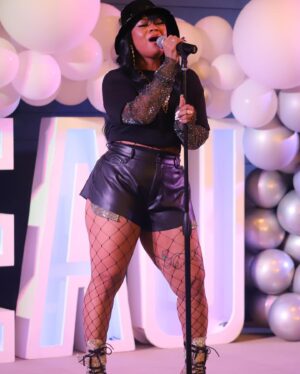 Nivea Instagram - She’s back at it! It feels soooo good to be back on stage again!! Special thanks to @nouveaubaratl for having me! 💖

📸: @gettyimages | @freddyoart

#ThisIsNivea #OhMyLamb