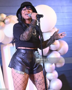 Nivea Instagram - She’s back at it! It feels soooo good to be back on stage again!! Special thanks to @nouveaubaratl for having me! 💖

📸: @gettyimages | @freddyoart

#ThisIsNivea #OhMyLamb