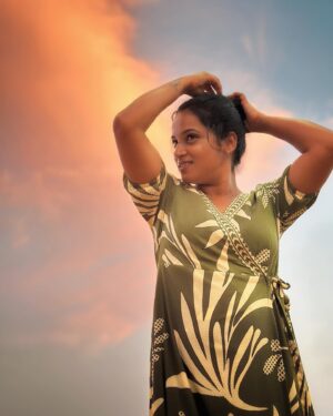 Nivedita Rajappan Instagram - Gölden Höur..✨

#sunset #glow #sunshine #memories