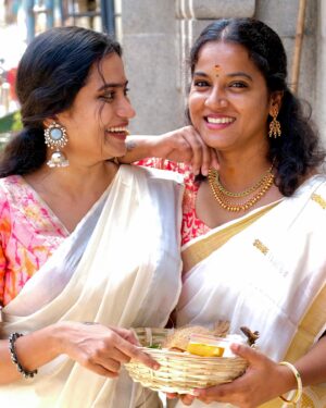 Nivedita Rajappan Instagram - Onam Smiles 🌺🤍

🧿

#onam #onamission #smile #smiles