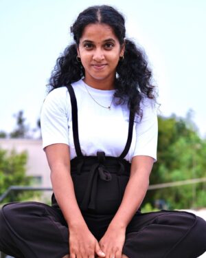 Nivedita Rajappan Instagram - “I AM THE VIEW” 😉🖤 

#ootd 
#style 
#jumpsuit 
#fashion 
#black 
#white 
#fun 
#joy
