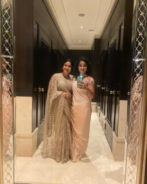 Nivedita Rajappan Instagram - Pictures from MaaMannan celebration ❤️

#MaaMannan 

1st pic courtesy: @naveen_ani