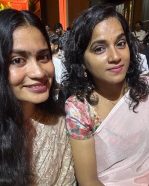 Nivedita Rajappan Instagram - Pictures from MaaMannan celebration ❤️

#MaaMannan 

1st pic courtesy: @naveen_ani