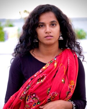 Nivedita Rajappan Instagram - Ruby..! ♥️♠️

📸 : @gomz_shankar 

#red #wine #black #ruby #traditional #garnet