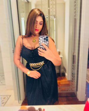 Niyuktha Prasad Instagram - Im Powerless To Resist Black♣️

#dubai🇦🇪 #ootd #love #life #fun #friends #goals #love #outfit #black #explore #more