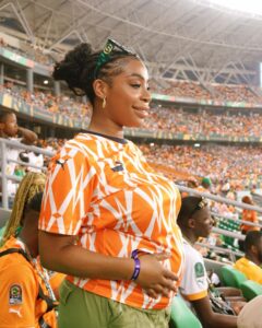 Noémie Abossolo Instagram - CAN 2K24 🥇🇨🇮🫵🏾 LES IVOIRIENS VOUS POUVEZ CHOISIR LE NOM DE NOTRE BÉBÉ CAN MONDIALE 🫵🏾❤️ ILS SONT PAS CONTENTS MAIS YA DIEU DEDANS 🙏🏾