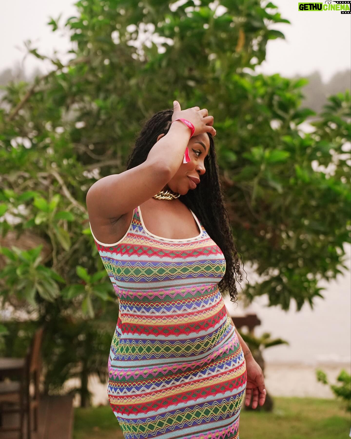 Noémie Abossolo - 47.6K Likes - PEACEFULLNESS 🌴
