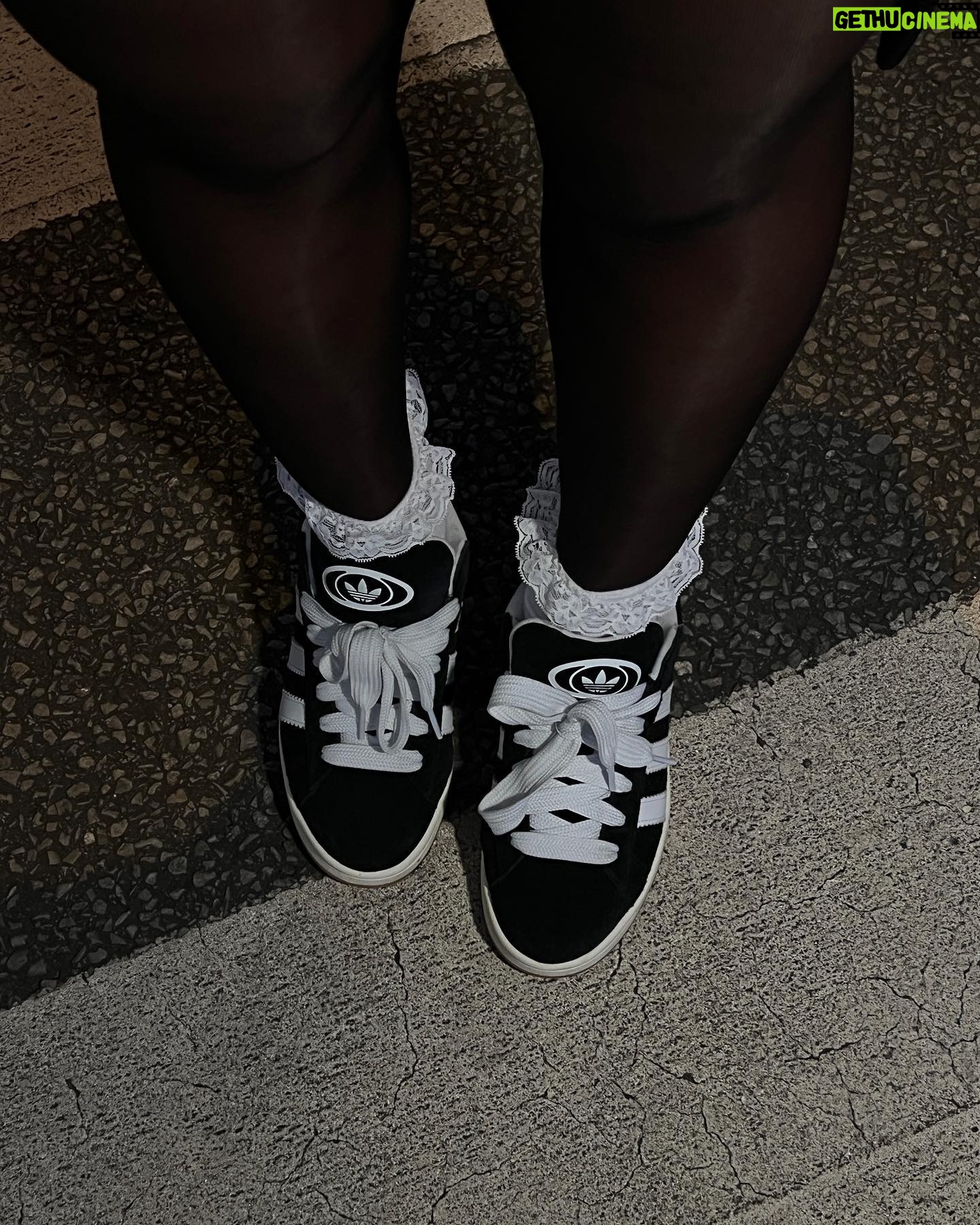 Noémie Abossolo - 15.6K Likes - ✨🙂I’M SMILE ADDICT 🙃✨
👜: @givenchy
👟: @adidasparis
💇🏽♀️: @newconceptbyrims