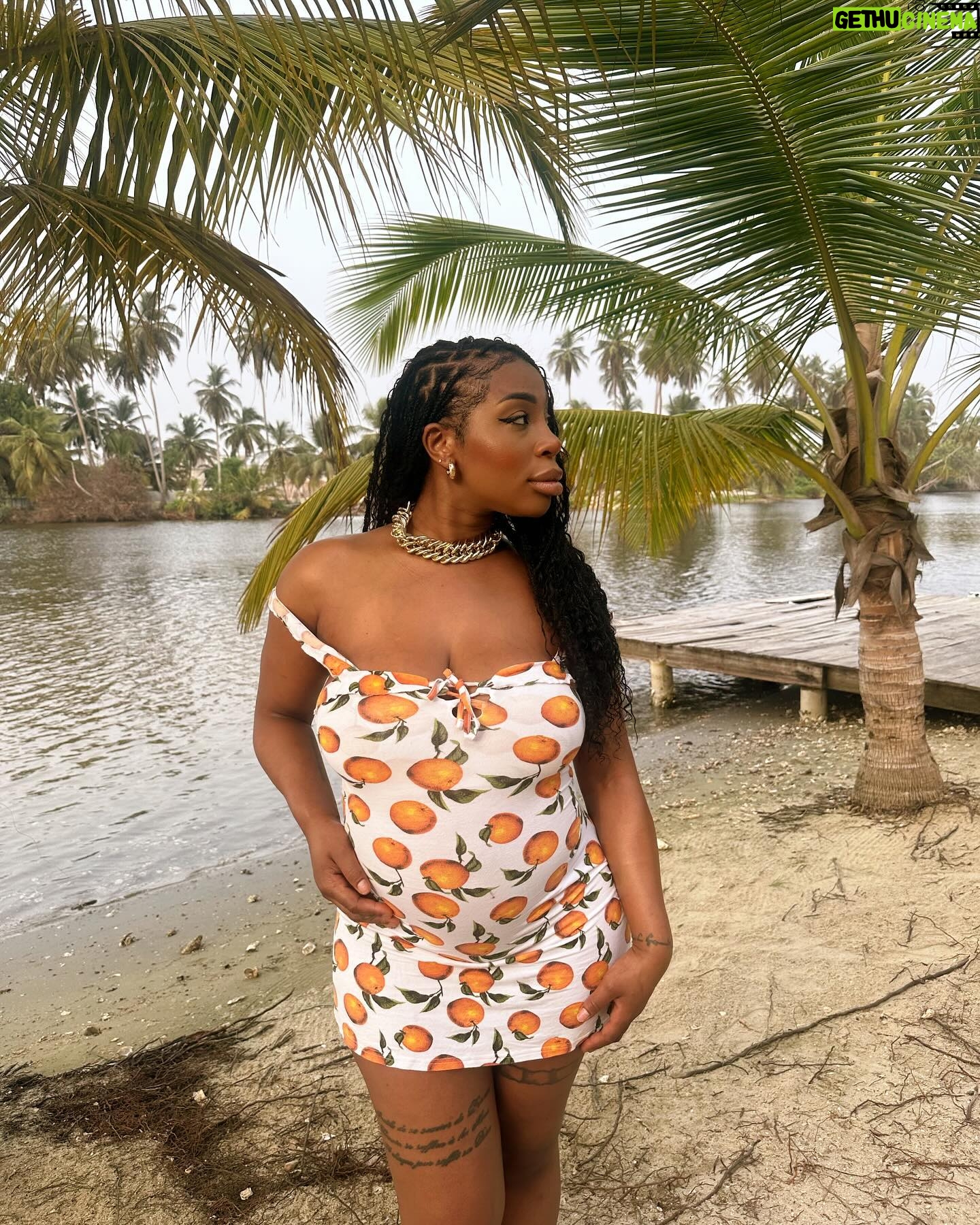 Noémie Abossolo - 60K Likes - 🍊🏝️🧡
💇🏽♀️: @newconceptbyrims