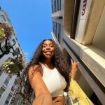 Noémie Abossolo Instagram - EN VRAC ☀️ #foryou #vacances #summervibes #southoffrance