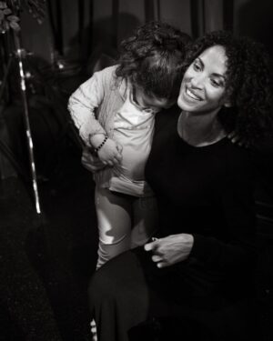 Noémie Lenoir Instagram - #neckerfashionday 
@hopital_necker 

Chers enfants,

Je ne vous cacherai pas la joie, l’admiration et la fierté qui m’ont  animée à vous voir défiler.
Vous avez été extraordinaires de courage, de ténacité, de joie, de sourire, et vous nous avez offert un show à la hauteur de ce que des plus grands professionnels peuvent produire.
Bravo!!!!! Je vous aime ❤️❤️❤️

Chers amis,
Je vous nomme ainsi car vous êtes intimement liés au succès de ce défilé. Merci à toutes les familles qui ont joué le jeu, merci aux professionnels hospitalier, 
Merci à La Directrice de Necker Mme Maya Vilayeck de nous avoir suivis et encouragés .

Nos généreux donateurs qui ont habillé les enfants et leur ont mis des étoiles dans les yeux ❤️merci du fond du cœur.

@adidas
@bashparis
@bonpoint
#fondationloreal
@hm
@ikksofficial
@jacadi_officiel
@jimmylion
@laredoute 
@ellefr 
@universpresse 

Pour les papilles de nos mannequins 
@cyrillignac

Je voudrais remercier 
•Toute l’équipe de l’hôpital Necker
•Le service politique culturel animation et action éducative 
•Tous les services civiques présent ce jour.
•Les éducatrices de l’hôpital Necker 

Nos équipes de pros qui nous ont accompagnés et grâces à qui nous avons pu rendre le show si professionnel.
@luxsense 
@christopherfeit 
@devisok 

Coiffeurs 
@nabilharlow
@Laurie.nlt
@yorendelola
@soufianesoft

Maquilleurs
@sweetmayia
@lasdumaquillage
@tiffanyfouqueil

Pour accompagner les enfants  en les préparant sereinement.
@creasanaparis (Céline  Orang)

Mes amis bénévoles qui ont répondu présent :
@FatouNdiaye-actrice
@johannasenyk
@stomybugsyofficiel 
@ornelladamperon 
@prisca_lechere 
@Berangere3006

Stylisme 
@Camilleseydoux

La musique
@kiddysmile 

Don pour le Catering
@Soniarolland

Photos @by_samake 

Merci à notre public ,médecins, infirmiers, aides soignants d’être venus voir nos mannequins et apporter votre soutient.
On vous aime vraiment! C’est aussi vous les stars de Necker.

Une mention spéciale à Céline Mahé @Cece.eden.927 qui s’est donnée coeur et âme.

On espère vous retrouver avec autant d’enthousiasme l’année prochaine. 

                                                                           THE SHOW MUST GO ON!!!!