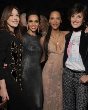 Noémie Lenoir Instagram - How honored I am to have been able to participate on this wonderful association @associationaem , and to share with fellow professionals of my field for 30 years, such a beautiful opportunity to prove that fashion can be so generous. Thank you to @hm @thomasdekkers for inviting me. The goal is to make a donation, even the smallest one, to give these children the chance to thrive. Thank you @babethdjian ❤️ @numeromagazine
-
-
-
-
-
Make up by @angelik_iffennecker 
Hair by @fatoudidmyhair 

.
Quel honneur pour moi d’avoir pu participer à ce merveilleux gala  pour l’ association @associationaem et ainsi  partager avec mes collègues de métier depuis 30 ans une si belle opportunité afin de  prouver que la mode peut être si généreuse. Merci à @hm @thomasdekkers de m’avoir invitée. Le but est de faire un don, même le plus petit, pour donner à ces enfants la chance de s’épanouir. Merci @babethdjian ❤️ @numeromagazine