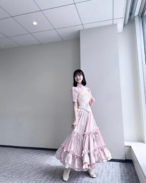 Noa Tsurushima Instagram - 明日、17:10〜からは日経ラジオ #昭和喫茶で待ち合わせ　放送です！初めての単独ラジオ番組そして私のオリジナル曲 #ピンクのオーロラ の初解禁となっております!私も覗きに行かせていただきますので、是非　#昭和喫茶で待ち合わせ にてリアルタイムでの感想お待ちしております…♥

#のあくろーぜっと
#昭和喫茶で待ち合わせ 

@radionikkei
