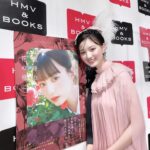 Noa Tsurushima Instagram - #鶴嶋乃愛1stフォトエッセイ #微睡む花の様に　 お渡し会どうもありがとうございました🌸 ファンの皆様に直接お目にかかれてとても嬉しいひと時でした 是非、何度でも読み返して下さいね🪽 またいつか♡ ps.本の表紙とリンクする様にメイクもお衣装もピンクたっぷりにしていただきました🌸やはり、私の永遠のテーマカラー。