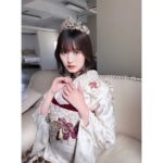Noa Tsurushima Instagram - 20.Lab magazine 👘🍊 ハタチラボさんの振袖カタログ表紙を務めさせて頂きました。 普段はドレスをコレクションするのが趣味なのですが、勿論和装も大好きですので様々なカラーの振袖が着られてとても楽しい撮影でした☺️