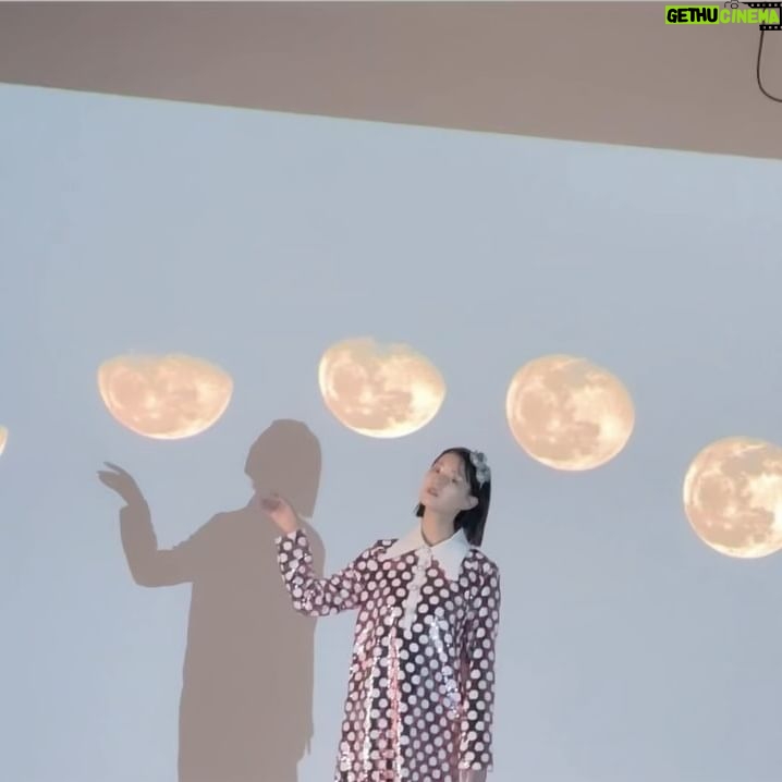 Noa Tsurushima - 3 Likes - 宇宙を旅する様な撮影🌕
今回のエッセイ本はお二人のカメラマンさんにご尽力賜り、なんとも贅沢で貴重なお時間でございました。御二方から見えるまた別の形の私フォトエッセイ是非、ご覧になってくださいね🌃
#鶴嶋乃愛1stフォトエッセイ
#微睡む花の様に