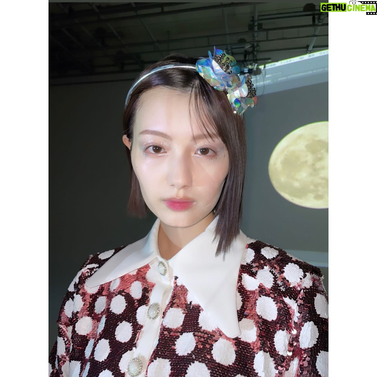 Noa Tsurushima - 3 Likes - 宇宙を旅する様な撮影🌕
今回のエッセイ本はお二人のカメラマンさんにご尽力賜り、なんとも贅沢で貴重なお時間でございました。御二方から見えるまた別の形の私フォトエッセイ是非、ご覧になってくださいね🌃
#鶴嶋乃愛1stフォトエッセイ
#微睡む花の様に