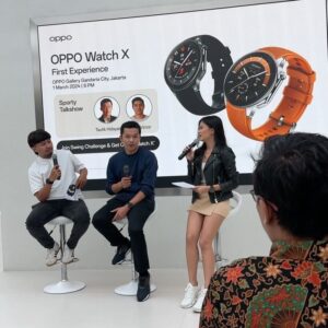 Noella Sisterina Instagram - Sporty talkshow with @taufikhidayatofficial and @glennvictor thank you for having me @oppoindonesia 🤍 #MC #MCjakarta #MCbyNoe