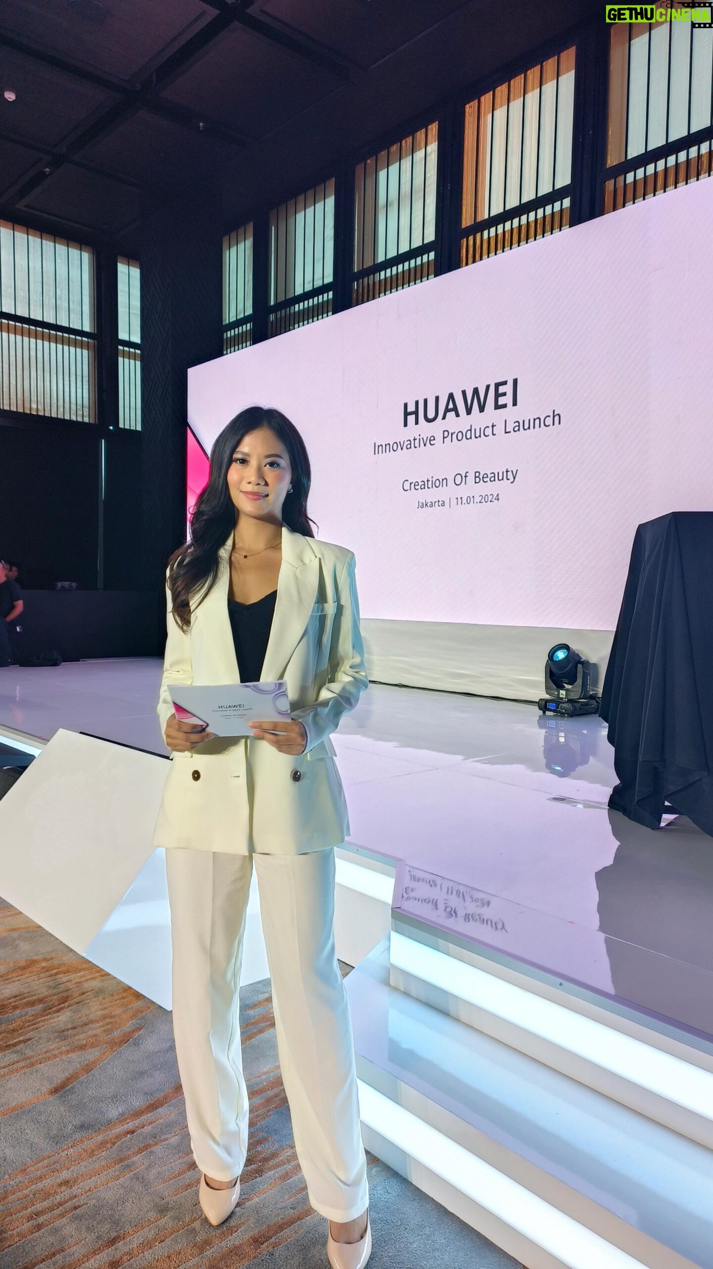 Noella Sisterina - 3 Likes - MC for Innovative Product Launch Huawei #MC #masterofceremony #MCJakarta #Presenter #MCbyNoe