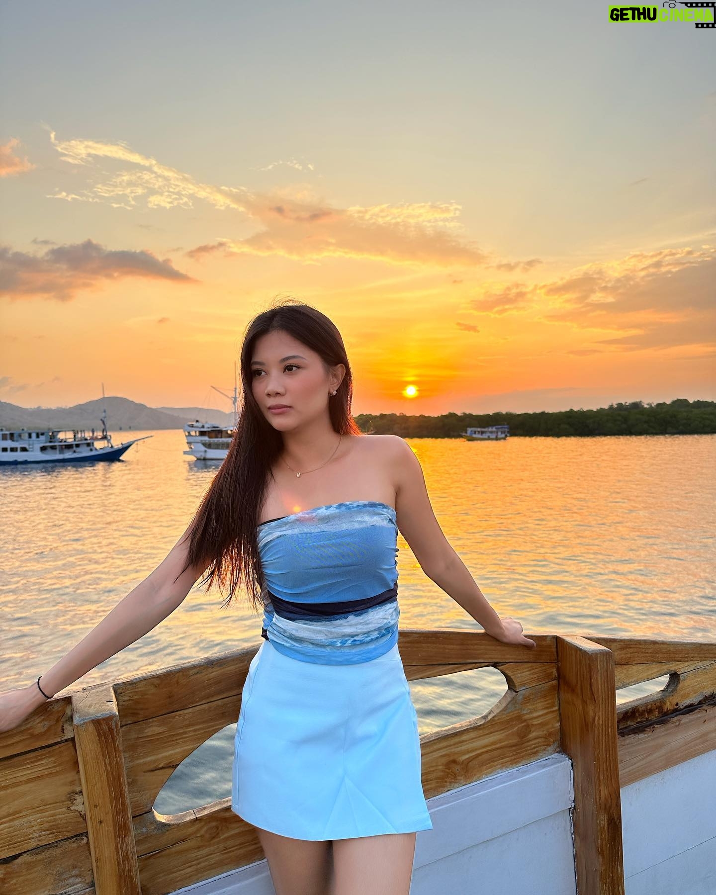 Noella Sisterina - 3 Likes - 