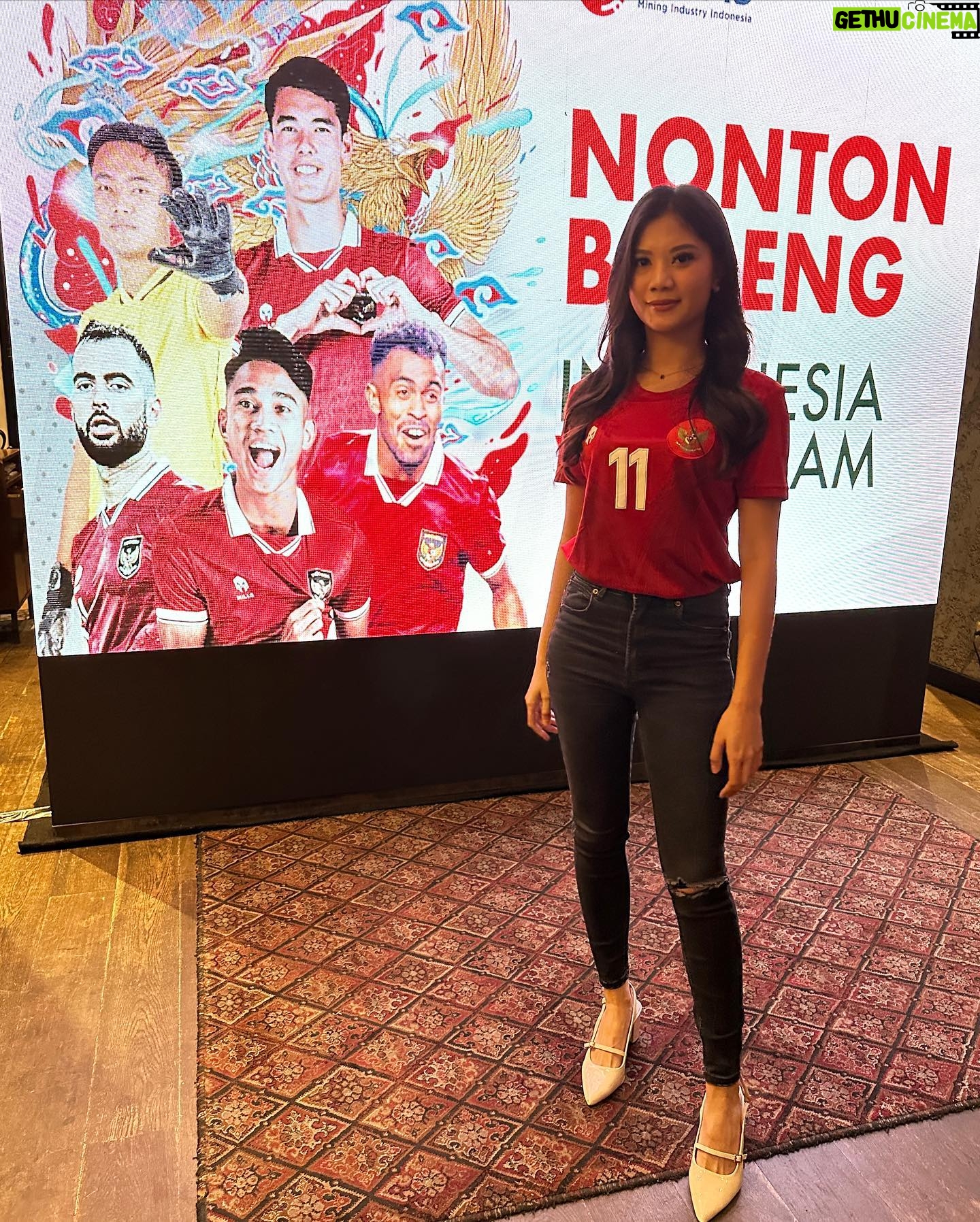 Noella Sisterina - 3 Likes - MC untuk acara nobar Indonesia vs Vietnam bersama pak @erickthohir wohooooo INDONESIAAA!! 1-0 🇮🇩 #timnas #timnasday #MC #masterofceremony #MCcorporate #MCbyNoe