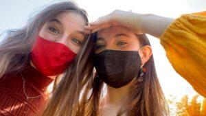 Noelle Sheldon Instagram - Hi Instagram it’s been a minute. Here are 3 pictures with lovely people so I don’t have to do math :) keep your hands clean, wear a mask, and get vaccinated!
