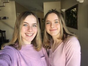 Noelle Sheldon Instagram - Cali and I are going to be on @morningshowon7 in Australia today! Check it out!