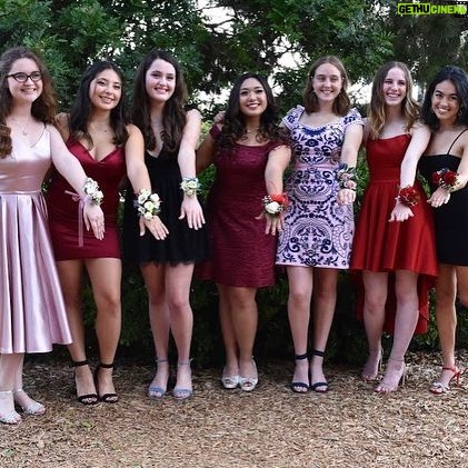 Noelle Sheldon - 8.8K Likes - Prom!! Ft. every single prom pose ever