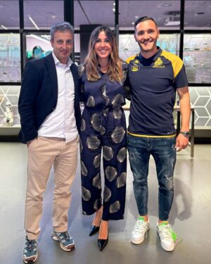 Noemí de Miguel Instagram - A Coruña 💙🤍 al encuentro del genio @djalminhaoficial10 

- Volver y que sea al María Pita, allí donde vivía Iruteta. 
- Para sacar la tumbona en Riazor.
- Por supuesto 🐙 @pulpeirademelide 
- Y tortilla de Betanzos.
- Nos preparamos para el evento 💙🤍
- Equipazo ! @alejandro_paniagua_m @movistarplus 
- ¿Imagináis a Fran y Lucas jugando juntos? @10lp 
- PURO DJALMINHA. El 6 de mayo disponible en @movistarplus Fue una celebración de fútbol y deportivismo. Una historia sin filtros que se aplaudió en la sala @mundoestrellagalicia Gran trabajo @carlosmoroble 
- Amaneció bonito de vuelta a casa.