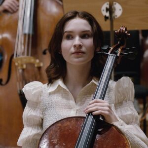 Noémie Merlant Instagram - @tarmovie  #toddfield @sophiekauercellist @ninahossofficial #cateblanchett @focusfeatures @universalpictures 🖤
