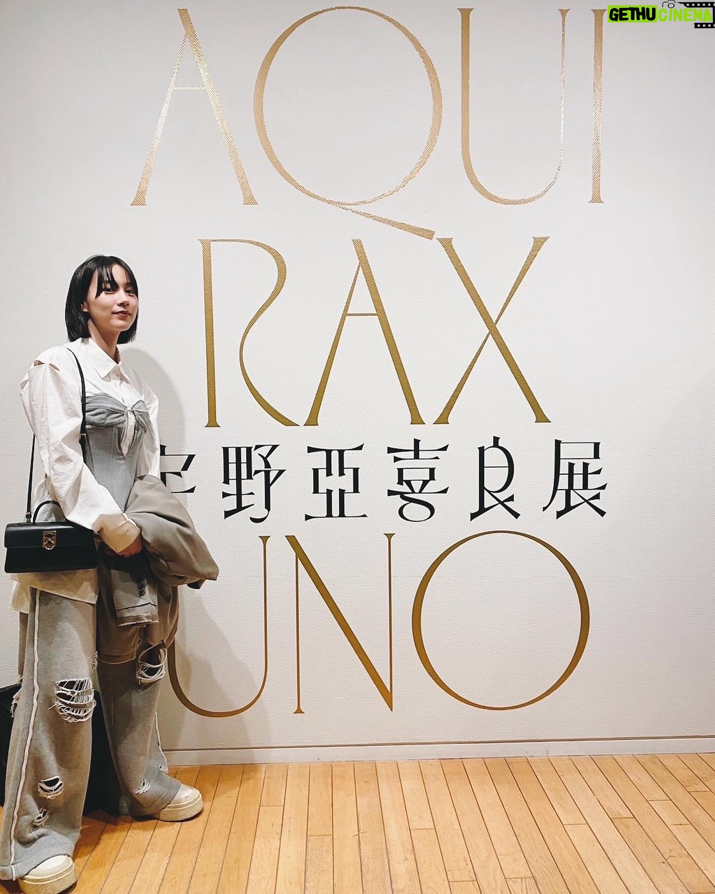 Non Instagram - 東京オペラシティアートギャラリーでの、宇野亞喜良展 AQUIRAX UNOへ行ってきた。 大規模な宇野さんの展示を見られる喜び。 15歳の少年の頃のデッサンから辿って広告や絵本、ポスター、人形や舞台美術や舞台衣装。宇野さんの作品を時代を様々な作風を網羅できる素晴らしい展示でした。 そして、なんで私は、宇野さんの描いた宮沢賢治を知らなかったんだろう!写真はオッケーとのことだったので皆さんにもお裾分けするね。 あらゆるものを冗談めかしてコラージュするように描かれる宇野亞喜良さんの、圧倒的なセンスを!堪能して幸せに満ちてます。 この夢見心地のまま、お布団に包まれて、朝にはカーテンを開けて春の日を浴びたいと思います。 大好きなものを見ると、全てに前向きになれるね! 好き!大好き!👼 #tokyooperacityartgallery #宇野亞喜良 さん