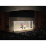 Non Instagram - かが屋さんの単独ライブ「かが屋の大カロ貝展」を観ました🐚 すごかったあ〜 真っ白な美術だったけど、色んな景色が見えて笑いまくりました🍦🍫 🦀 #かが屋 #かが屋の大カロ貝展
