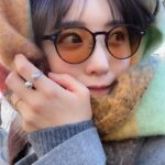 Nonoka Ono Instagram - ☃️ やはり冬にショートボブは 寒かったので頭にマフラー巻いてみた。 美容最先端の @hayashiminaho さんが やってて可愛かったやつ。 韓国で流行ってるらしい☺️🧣🫰