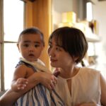 Nonoka Ono Instagram - ☕️ ストーリーにも書いたけど コーヒーアカウント　@coffee__ss があるくらいコーヒー好きな夫👶🏾🤎 最近更新してないから 代わりにわたしがおすすめカフェ紹介しちゃお。笑 1,2枚目 @_dear_all_ 笹塚にあるカフェ🤍 デンマークのロースタリー @prologcoffee.cph のお豆を使ったコーヒーは絶品🥺✨ 雰囲気も落ち着いていて、おひとり様も多👍 アイスやスイーツもとっても美味しいよ🍨🤍 3,4枚目 @coffeecountytokyo 福岡を代表するお店が去年東京下北に上陸🗼 店内が洞窟の中みたいで、とっても可愛いの🥹🤎 もちろんコーヒーも美味しくておうちでも愛飲。 お豆を買うとドリップ無料になるのも嬉しい🥺🤎 5,6枚目 @single_ojapan オーストラリアのコーヒー屋さん🐨🇦🇺 両国店が移転後初訪問！ コーヒーはもちろん、 ここのバナナブレッドとキャロットケーキが ほーーーんとーーーに好き🤣❤️‍🔥❤️‍🔥 サクッと飲めるタップコーヒーも美味しくて嬉しい❤️‍🔥 7,8枚目 @takbeans 聖蹟桜ヶ丘にある自家焙煎のコーヒー屋さん。 浅煎り好きなわたしたちですが ここの中〜深煎りは美味しいんだ😌🤎 エスプレッソトニックにトラウマがあった私ですが はじめてここのを飲んで美味しくて感動した🤣🤎 ８枚目、赤ちゃんの娘がかわちぃ、、笑 休日ひまができると どこかしらカフェにいこうとなるので 趣味がコーヒーだと楽しいです🤣🤎 (娘がいるとほんとサクッとだけど。) じーちゃんばーちゃんになっても コーヒー巡り仲良くしてたいわ👴👵🤎笑