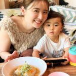 Nonoka Ono Instagram - 🍨🥭 @andmeal_official × @ete.restaurant のコラボ ギルドフリーアイスクリーム完成イベントに 娘と一緒にお邪魔してきました🧡 白砂糖、生クリーム、添加物不使用なのに こっくりとまろやかな甘みに大感動🥹✨ ちなみにこれで130kalだって、、🥹✨ 冬に一般販売されるみたいなので、 お楽しみに、、✨ おしゃれなロゴは我らが具義さん @gugitter デザイン🖤 タイミングがあって、一緒に食べられた☺️🖤 そしてプロデュースしたソンミさん @sonchan0111 にも初めてお会いしたのですが 透明感通りしてほぼ透けてました🤍 お肌のケアももちろんだけど 食べるものって大事なんだな🥹🤍 ランチのロールキャベツも 美味しすぎた、、 こちらは @andmeal_official で さっそくポチります☝️💚