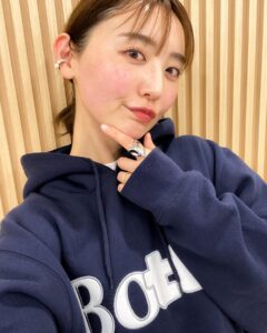 Nonoka Ono Instagram - 🤍 そいえば 32歳になりました〜 今年は色々と弛ませまいと、 ともちゃんとこのハイフからスタート❤️‍🔥笑 美味しすぎるケーキも食べられたし 良い年になりそうです😳💓