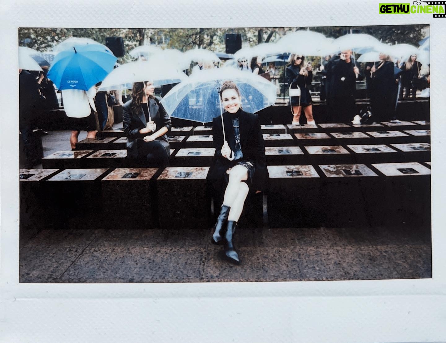 Noomi Rapace - 6.3K Likes - In Paris for Givenchy by my friend Matthew Williams
Thank you for an unforgettable show in the rain haha❤️
