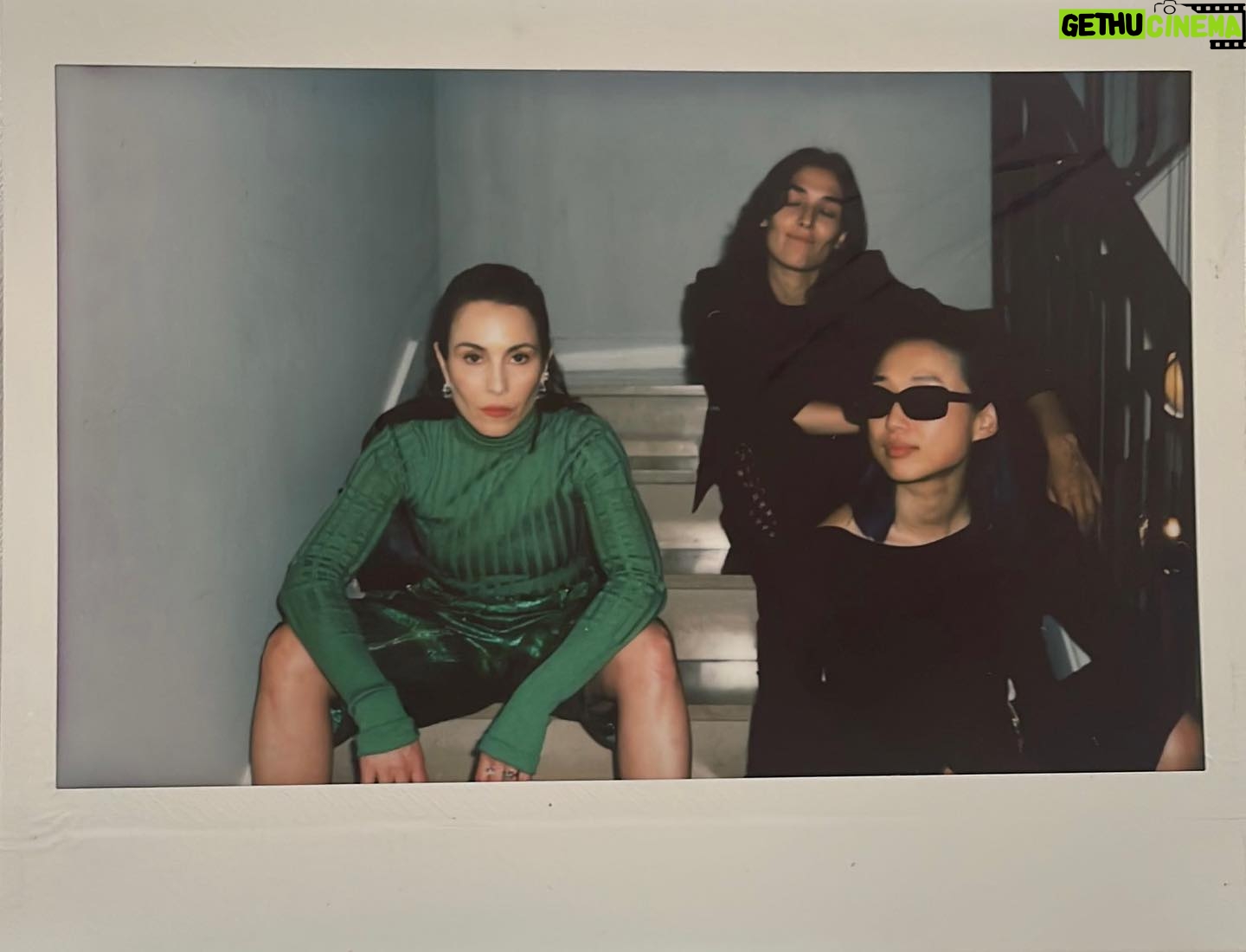 Noomi Rapace Instagram - Golden memories Best time with my friends in Paris. Love you all ❤️