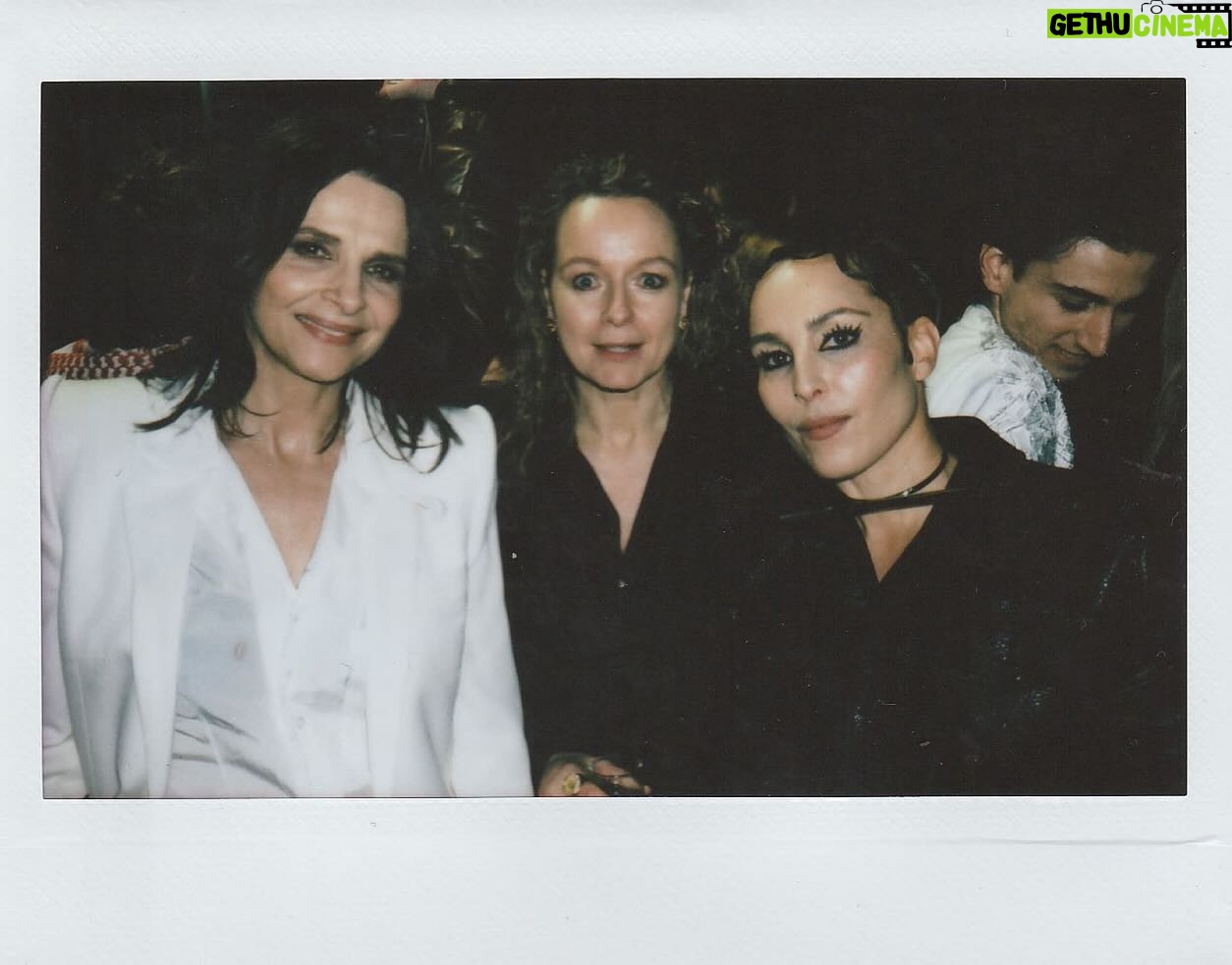 Noomi Rapace Instagram - Thank you @alexandermcqueen & @lucienpages for having me and congratulations Seán on your first show. 🖤🖤🖤 Followed with a beautiful evening with friends at my favourite restaurant @labelleepoqueparis 🖤