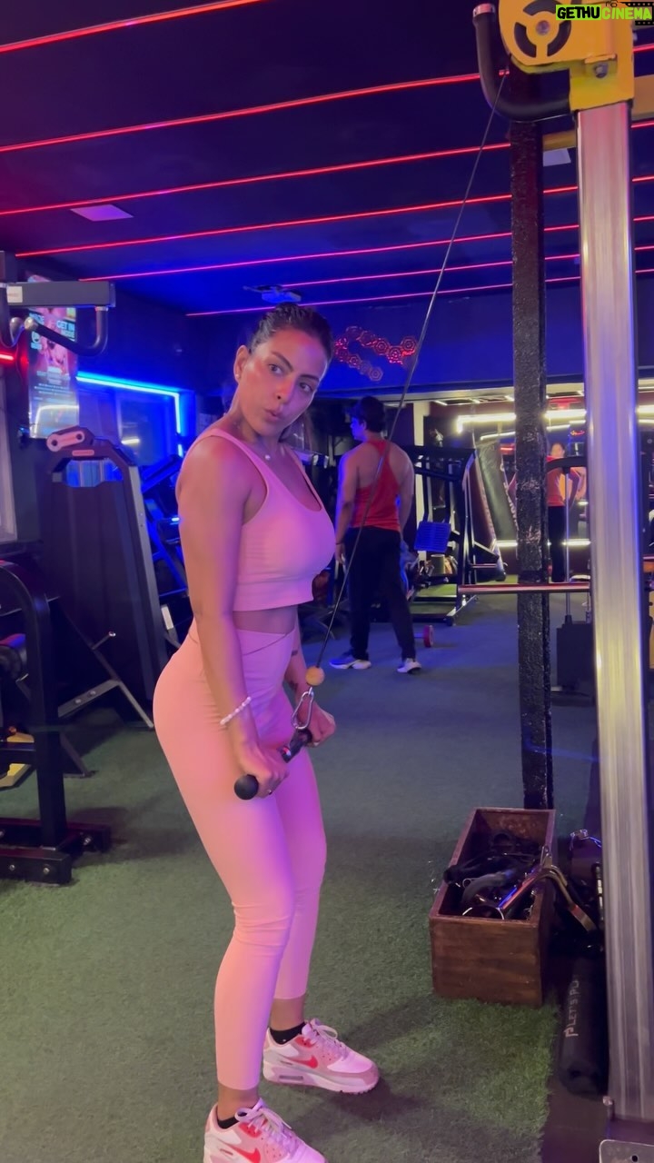 Noor Malabika Instagram - Keep promising own self it will make you better person & keep consistent🤞🫰🏻 #fitness #girl #gym #lover #motivation #keepgoing #beyourself