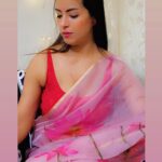 Noor Malabika Instagram - Umr bhar uthaya bojh us khel ne, Aur log taareef Tasveer ki karte rahe..!💞💞💞💞💕 #saree #love #indian #tradition