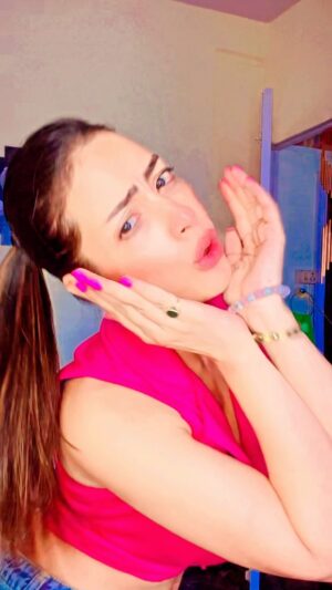Noor Malabika Instagram - When I get upset and suddenly realise who m I!🤔😉😘❣️🫠🩷😇
#itsme