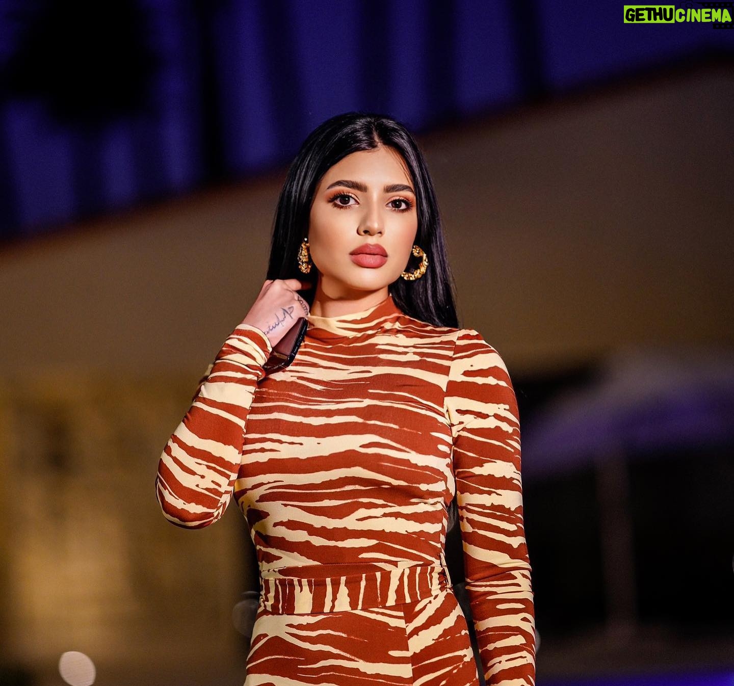 Noor Mazen Instagram - اجاكم الكريب 🧇😂🙋🏻♀️🤎